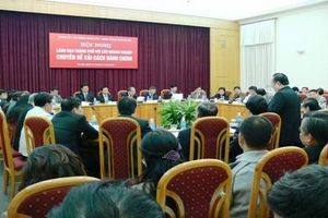 lãnh đạo thành phố gặp doanh nghiệp